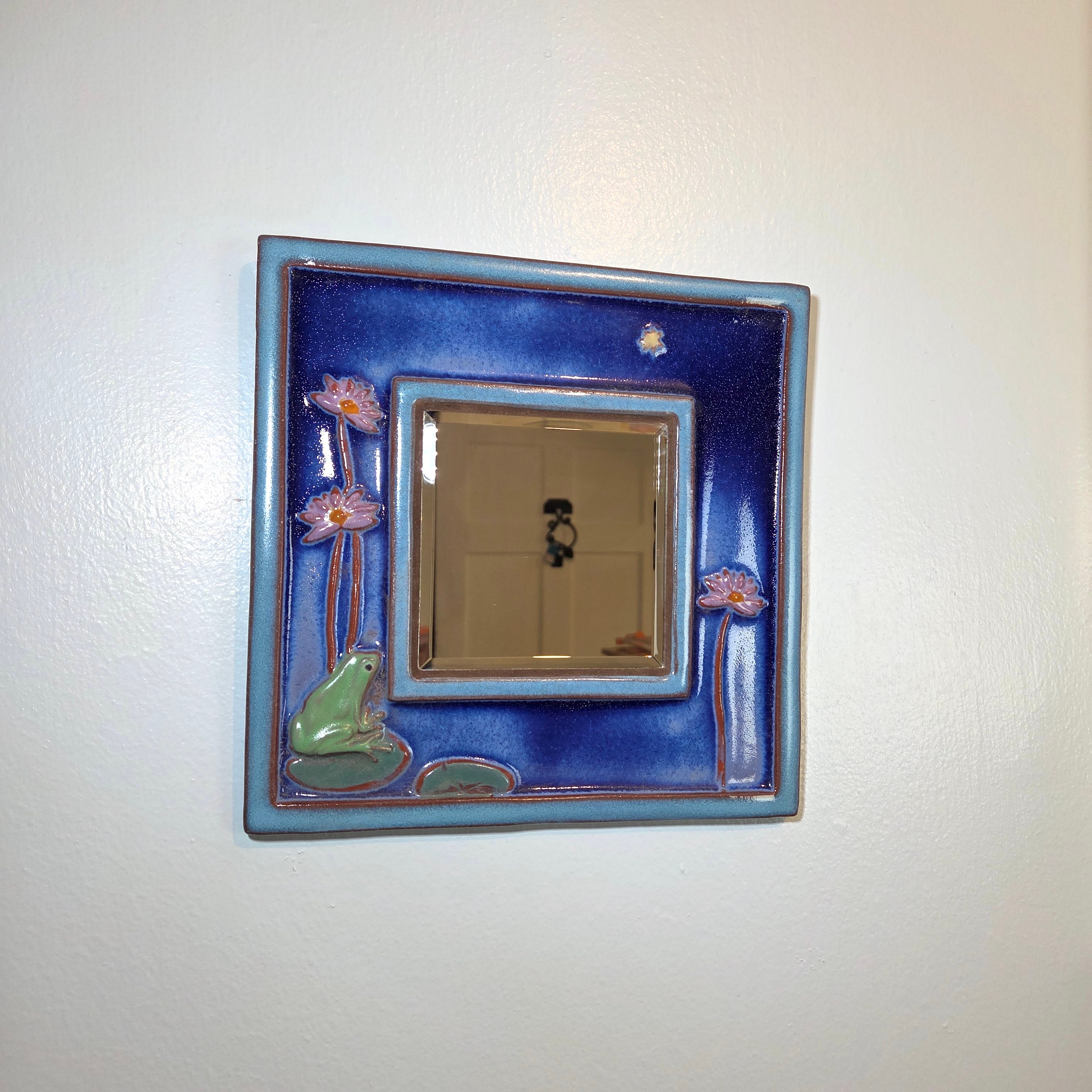 Frog Contemplation Mirrored Tile - Heart of the Home Inc