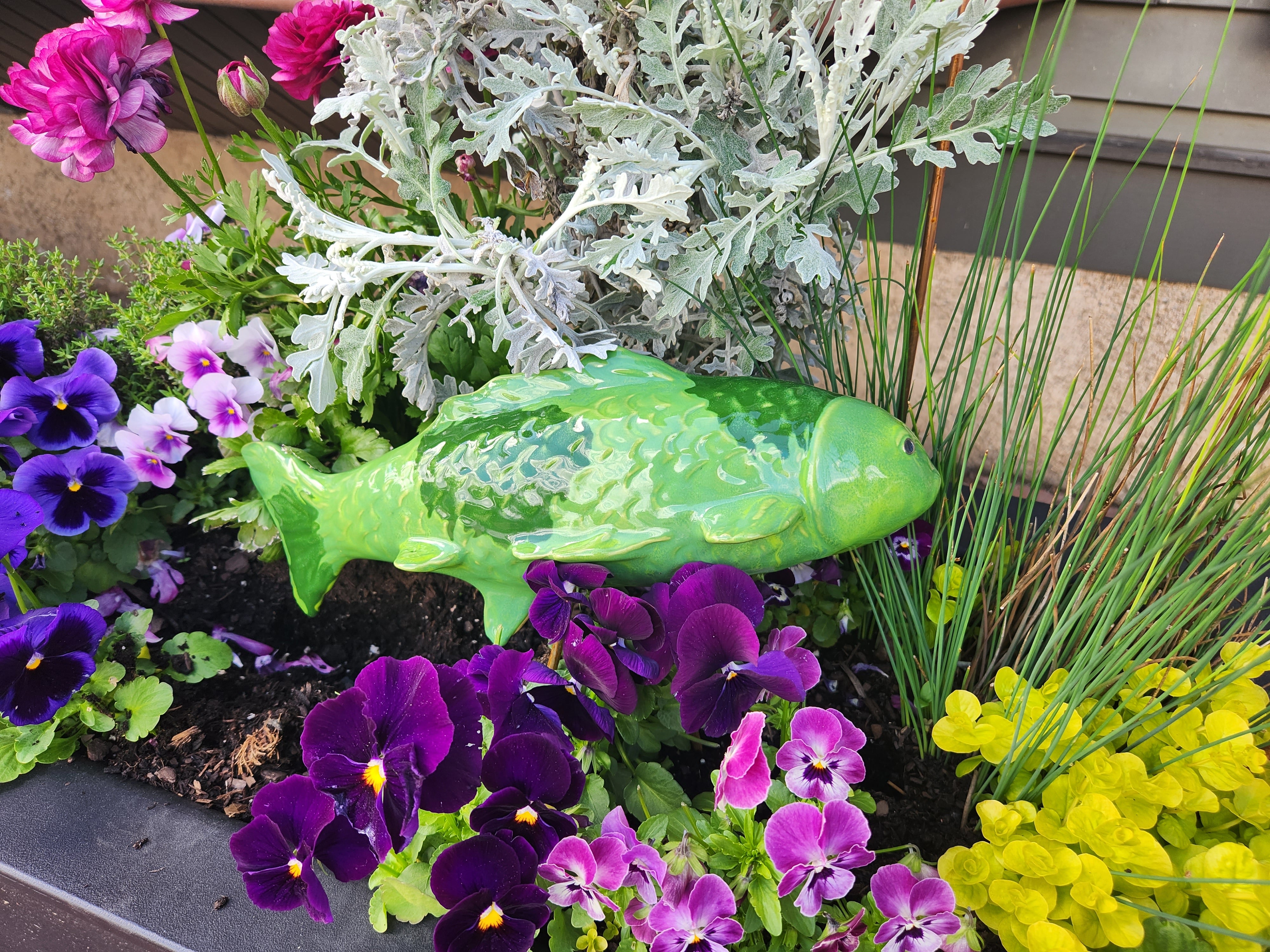 Sea Grass Garden Koi - Heart of the Home LV