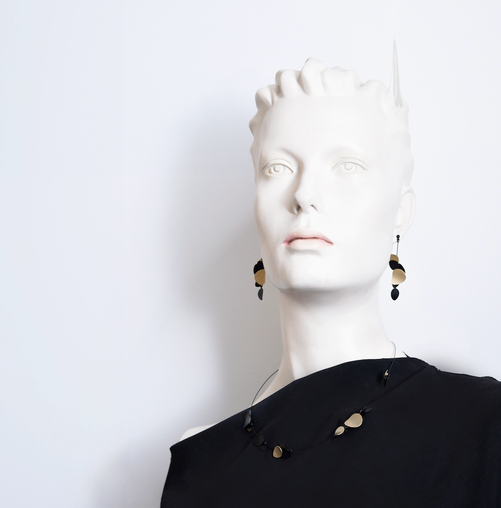 Florae Necklace In Black And Gold - Heart of the Home Inc
