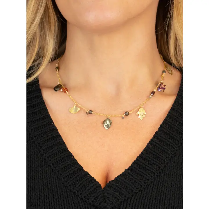 Charming Leaf Necklace - Heart of the Home Inc