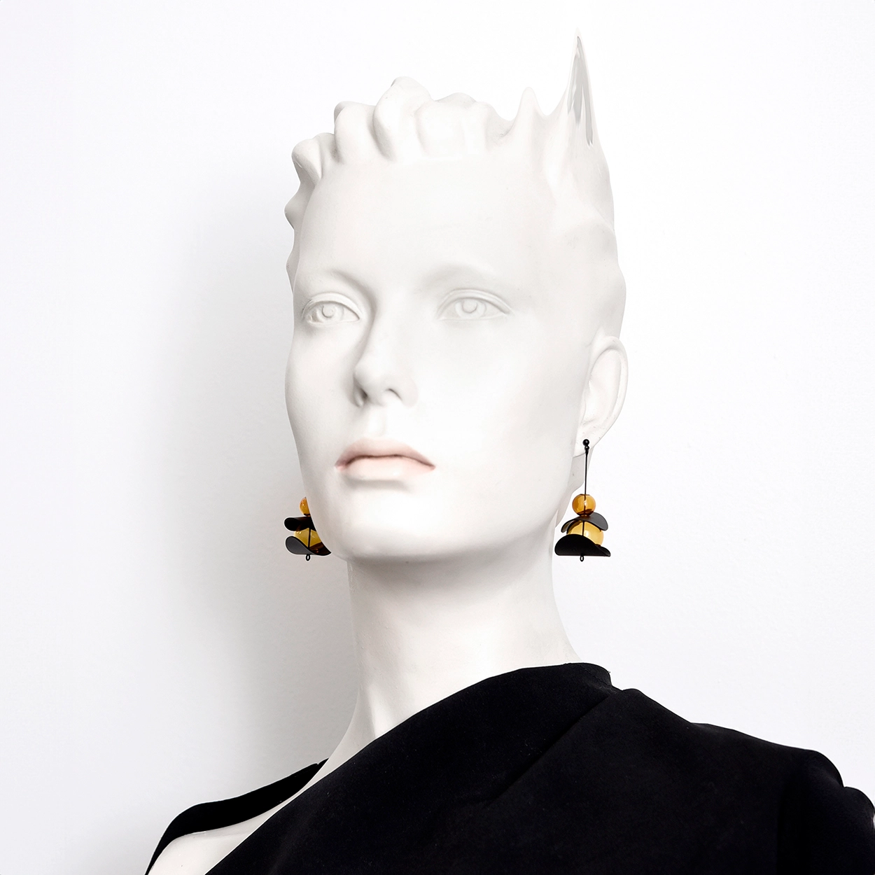 Otto Earrings in Black and Amber - Heart of the Home Inc