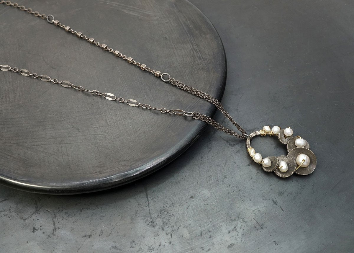 Oval Lilypad Necklace - Heart of the Home Inc