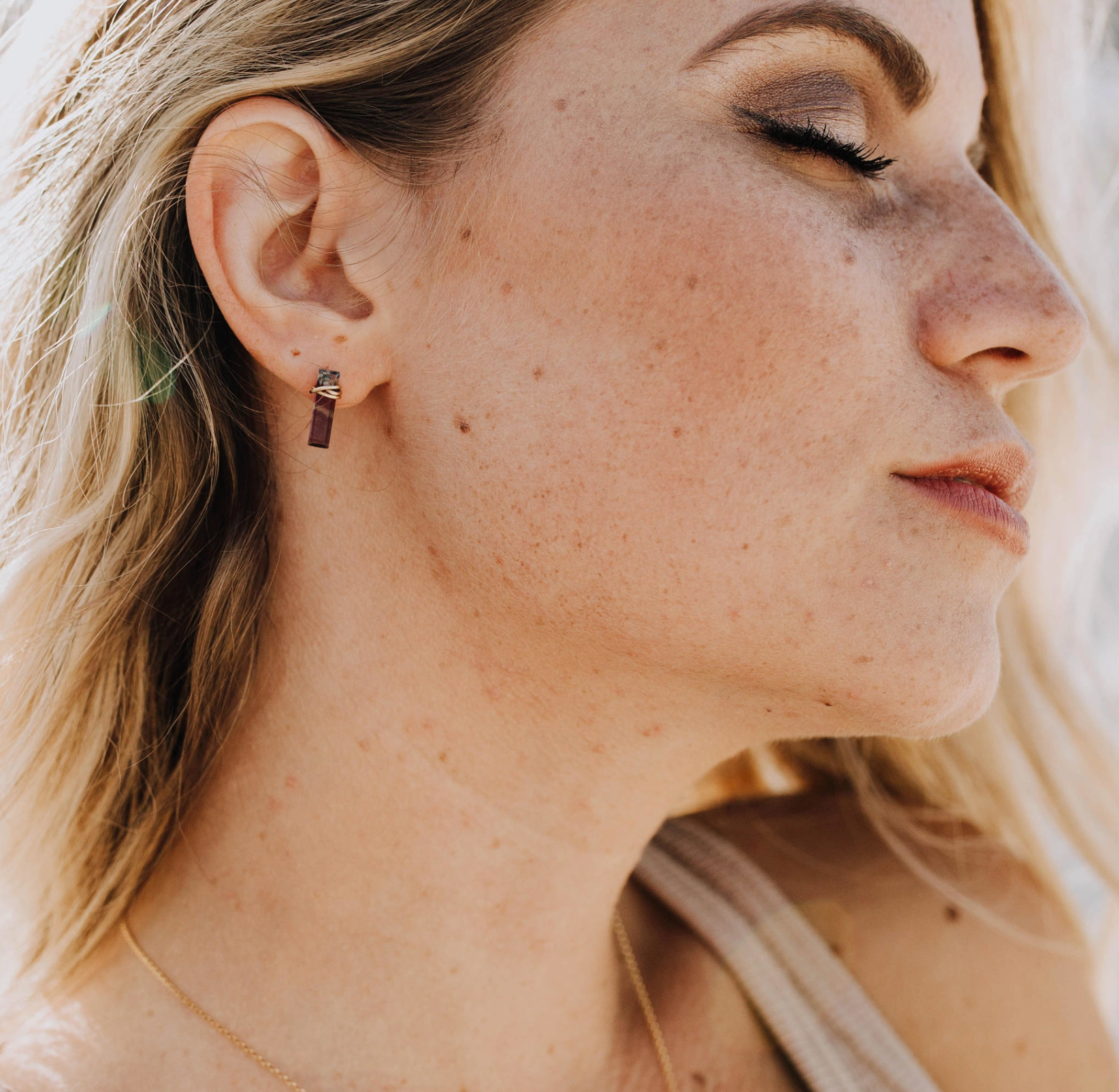 Bar Stud Earrings in Fluorite - Heart of the Home Inc