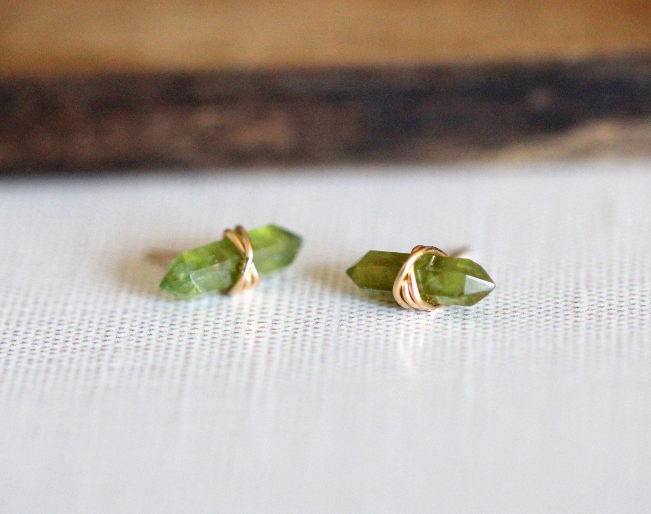 Crest Stud Earrings in Peridot - Heart of the Home Inc