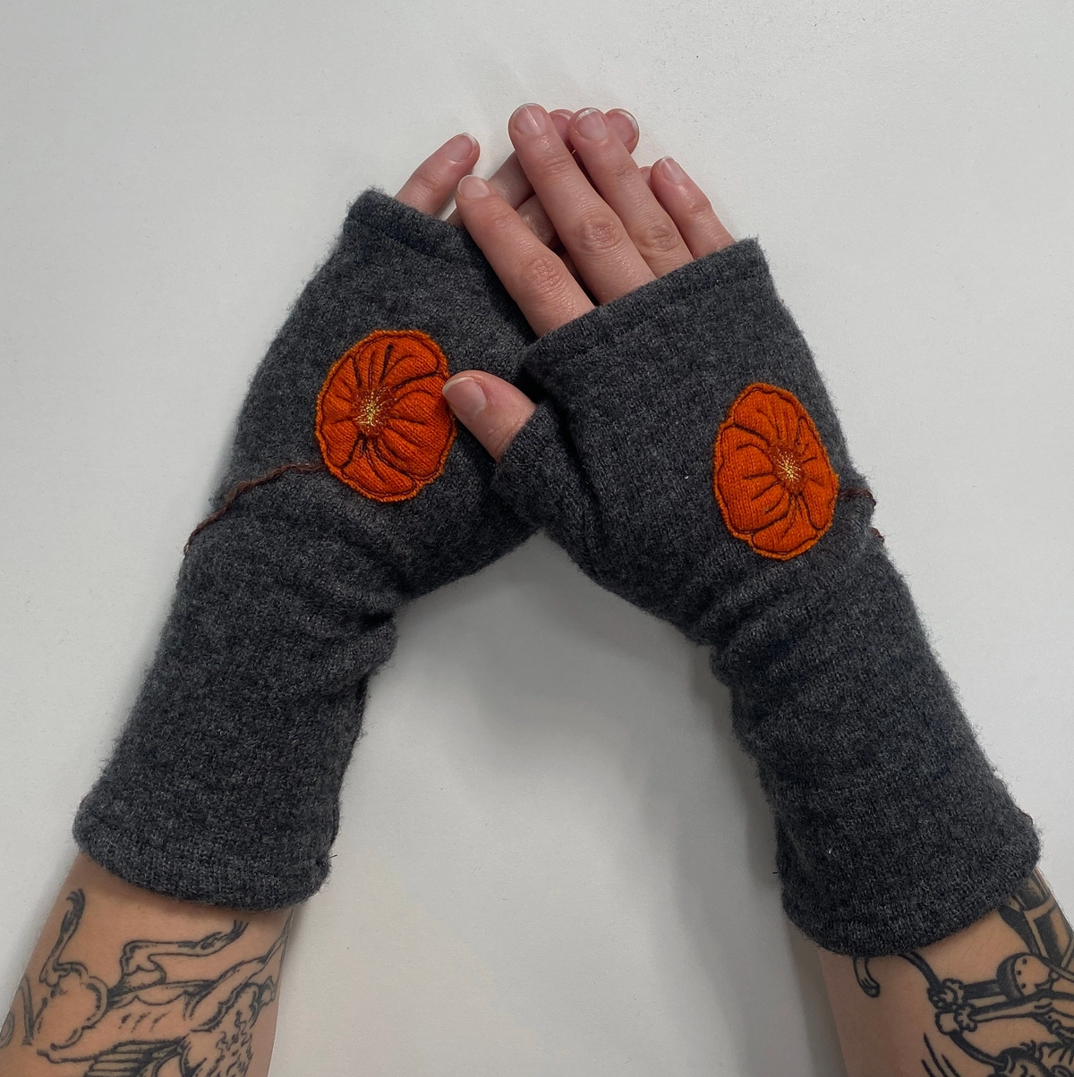 California Poppy on Charcoal Cashmere Fingerless Gloves - Heart of the Home Inc