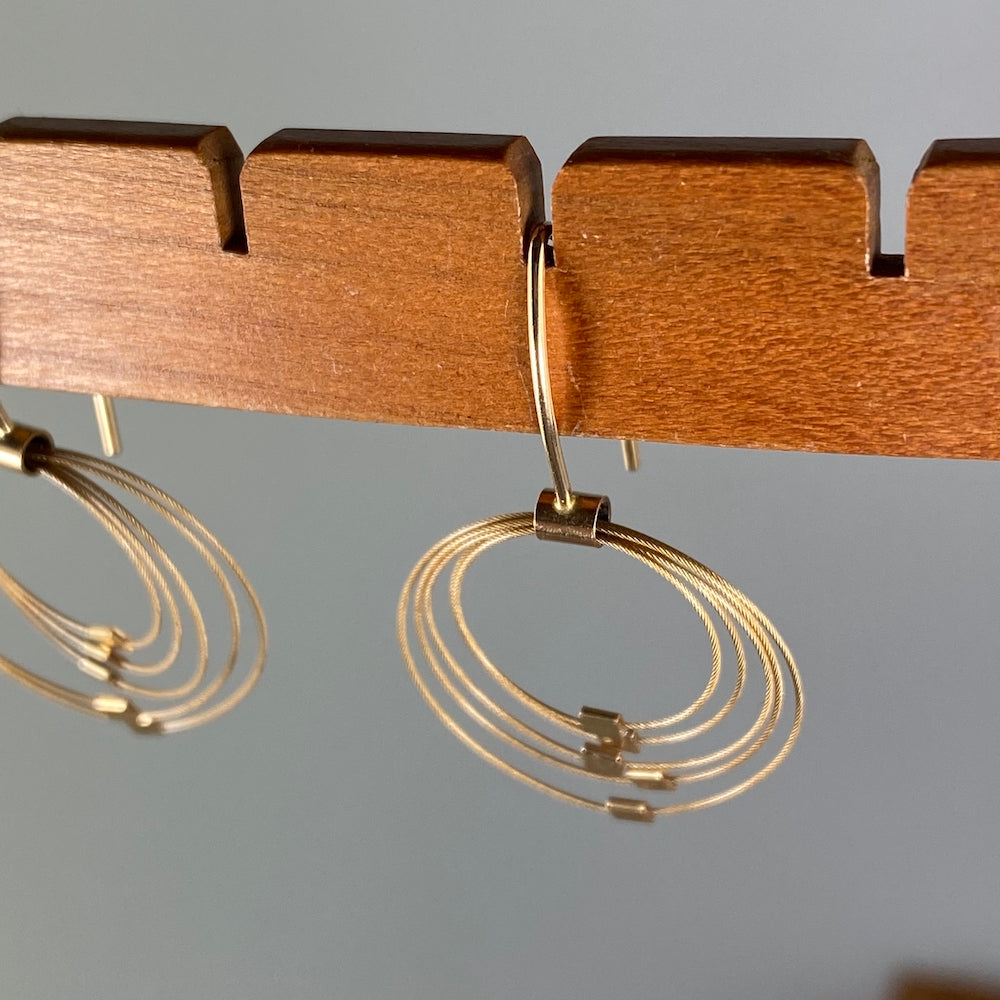 Graduated Circle Hook Earrings in Gold - Heart of the Home PA