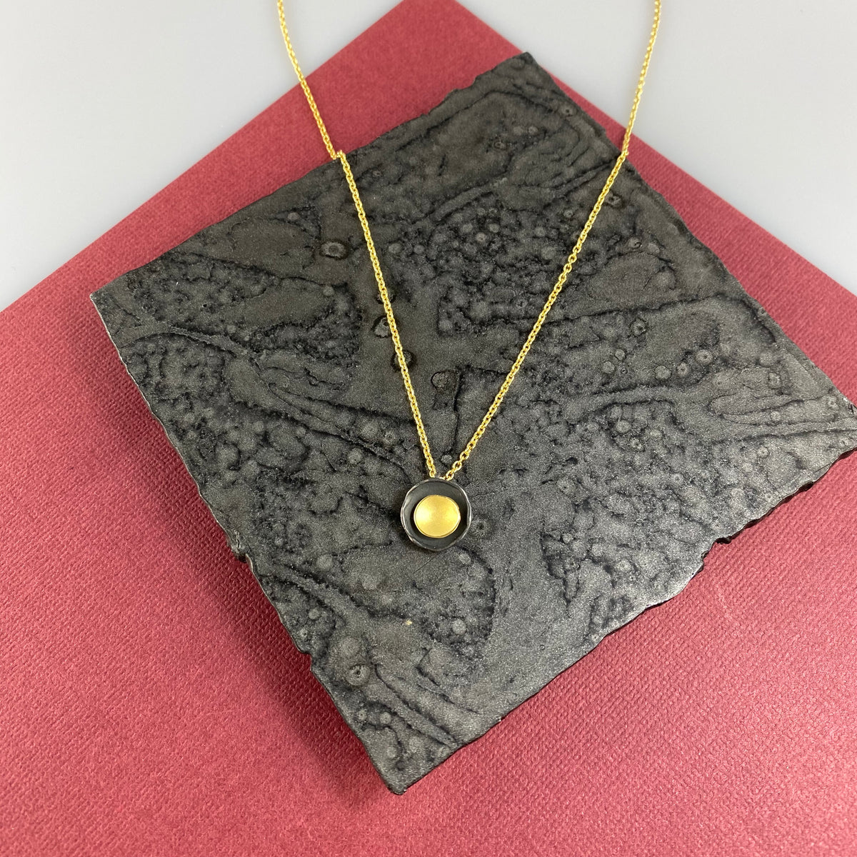Oyster Dishy Pendant in Black & Gold - Heart of the Home PA