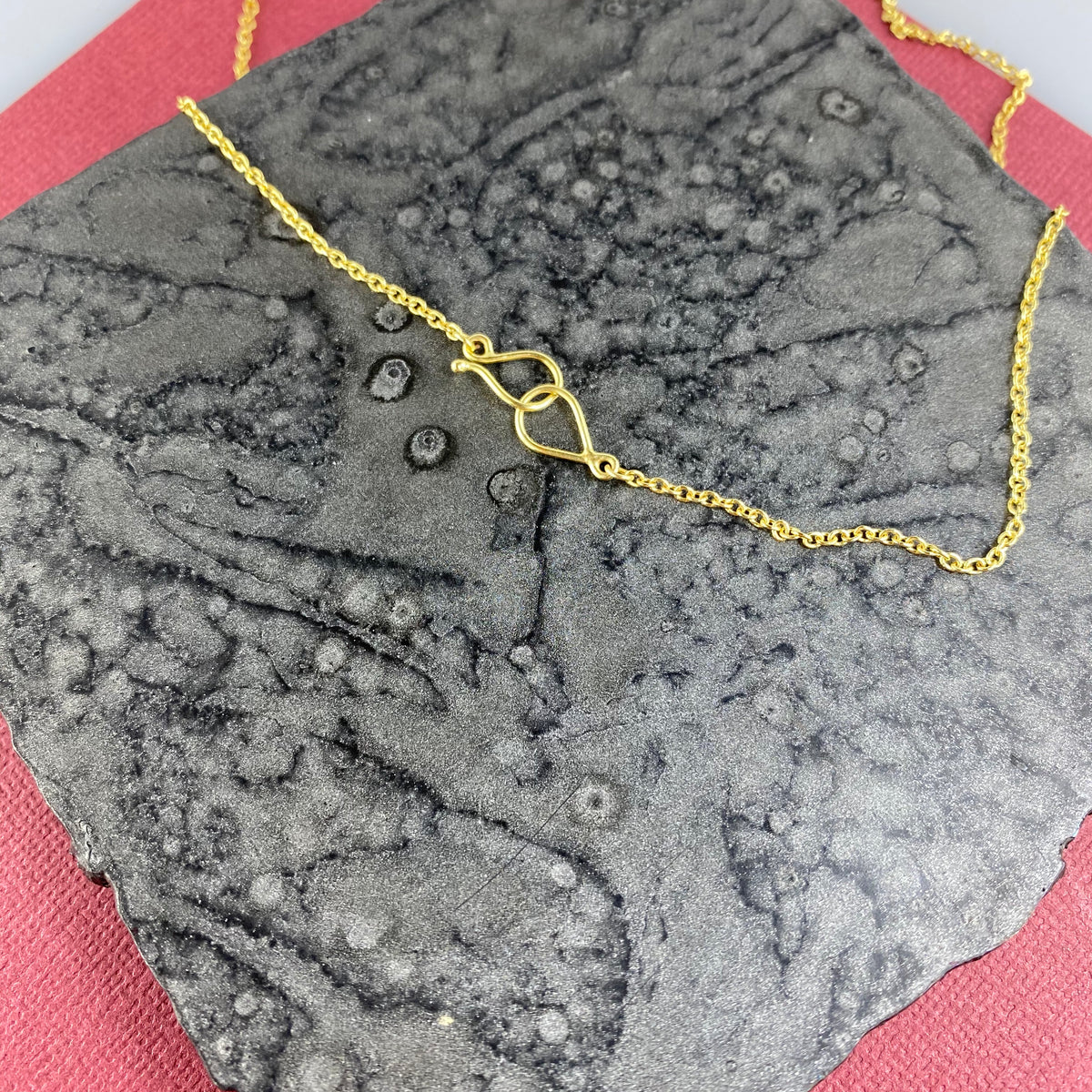 Oyster Dishy Pendant in Black & Gold - Heart of the Home PA