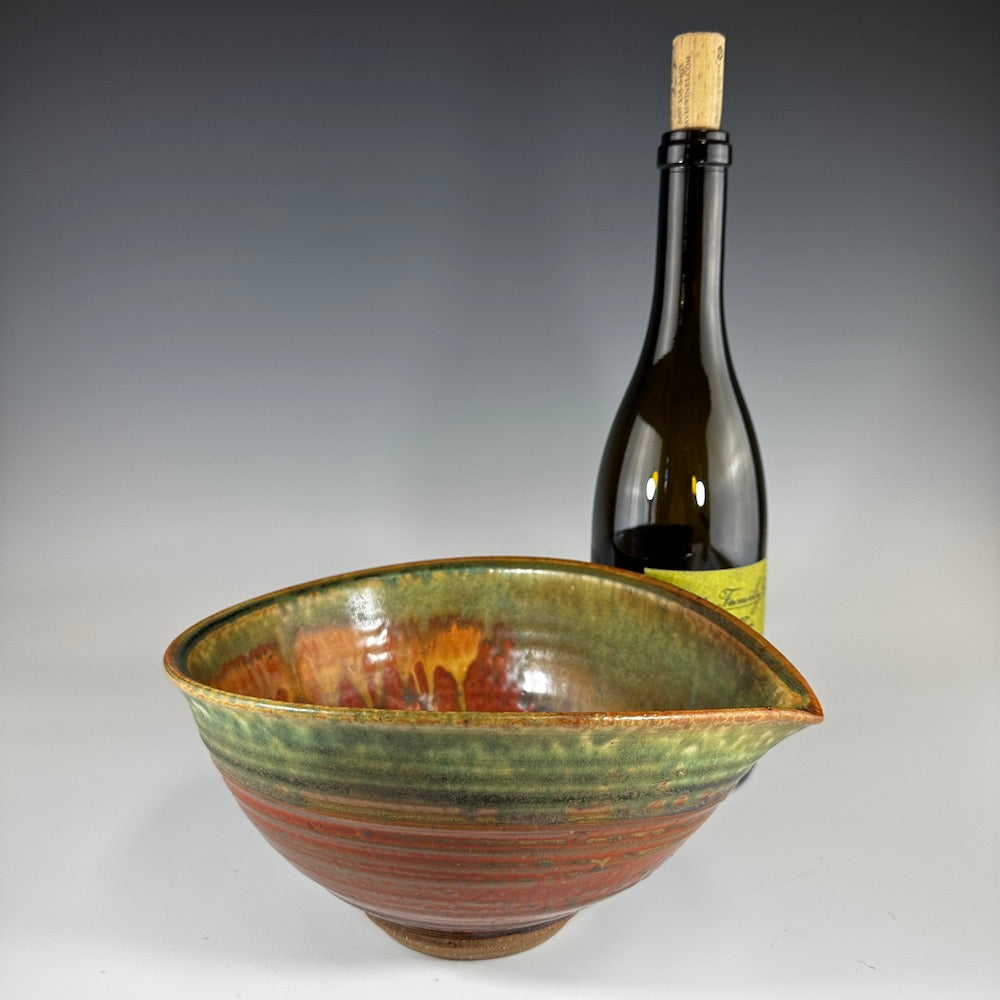 Medium Pouring Bowl - Heart of the Home PA