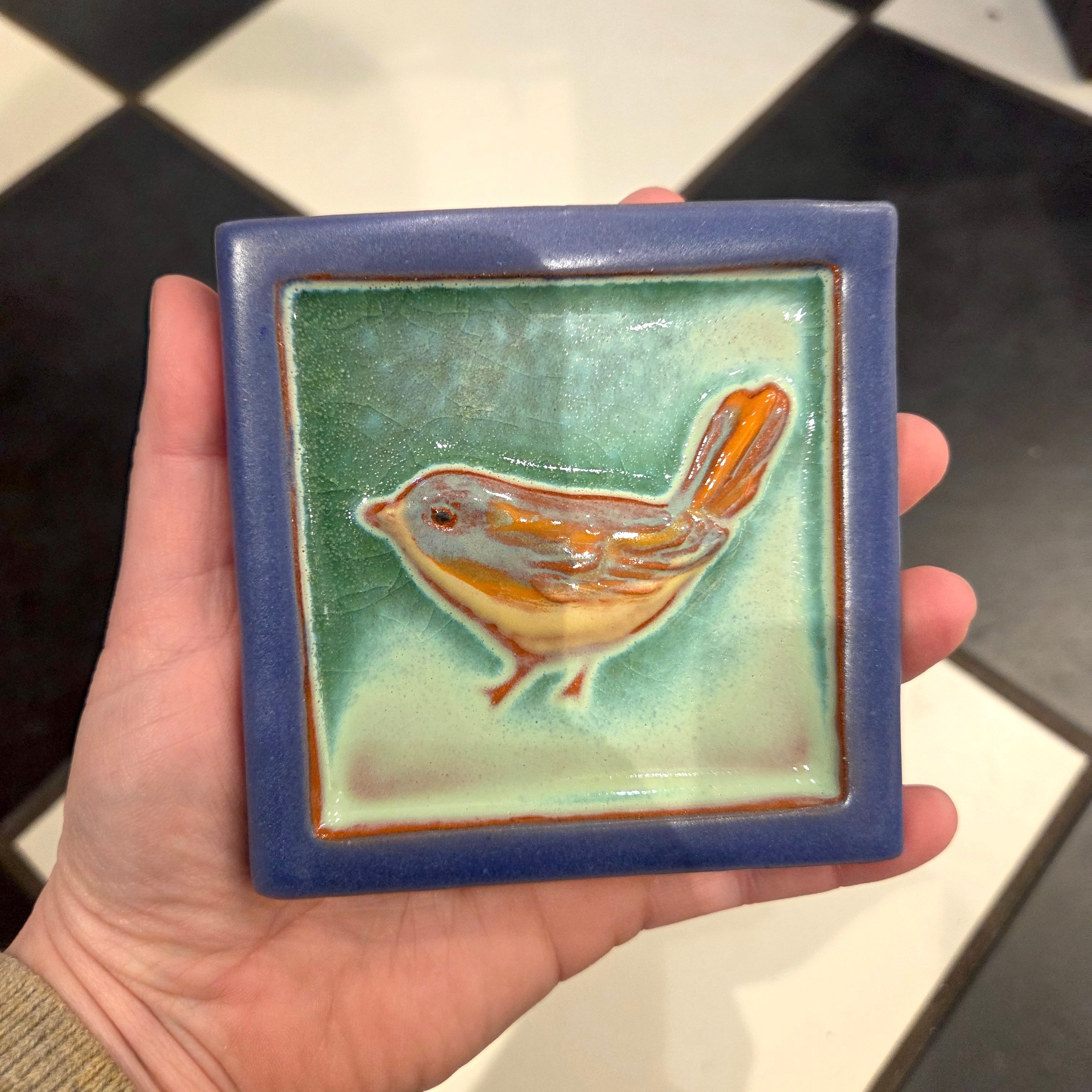 Small Wren Tile with Dark Blue Edge - Heart of the Home Inc