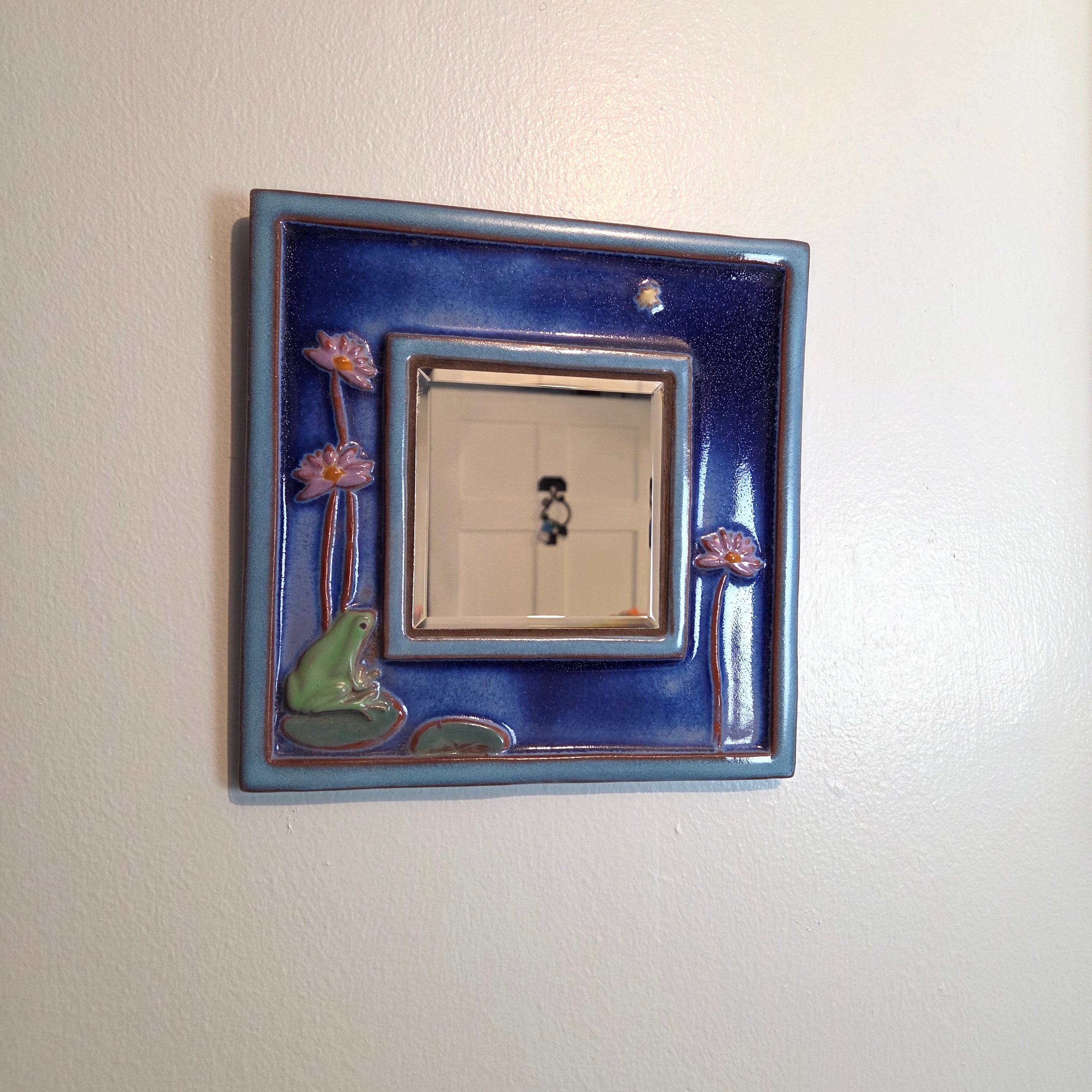 Frog Contemplation Mirrored Tile - Heart of the Home Inc