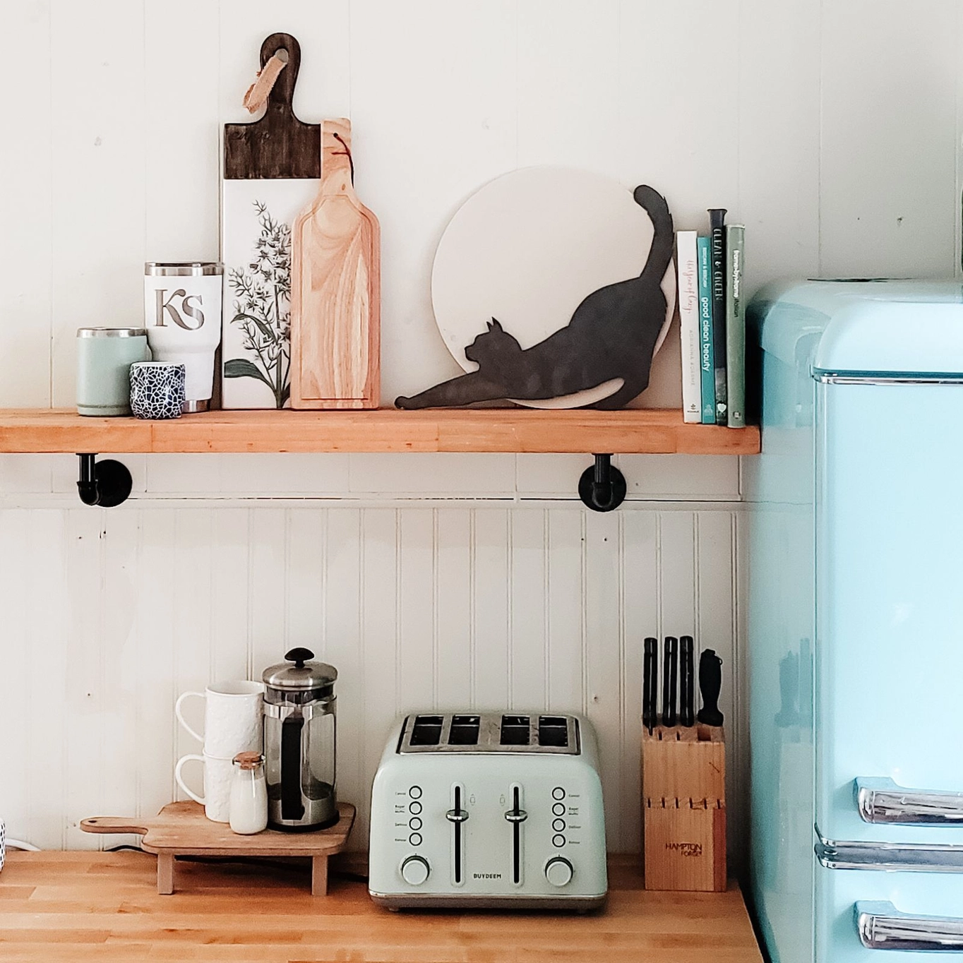 Stretching Cat Wall Decor - Heart of the Home LV