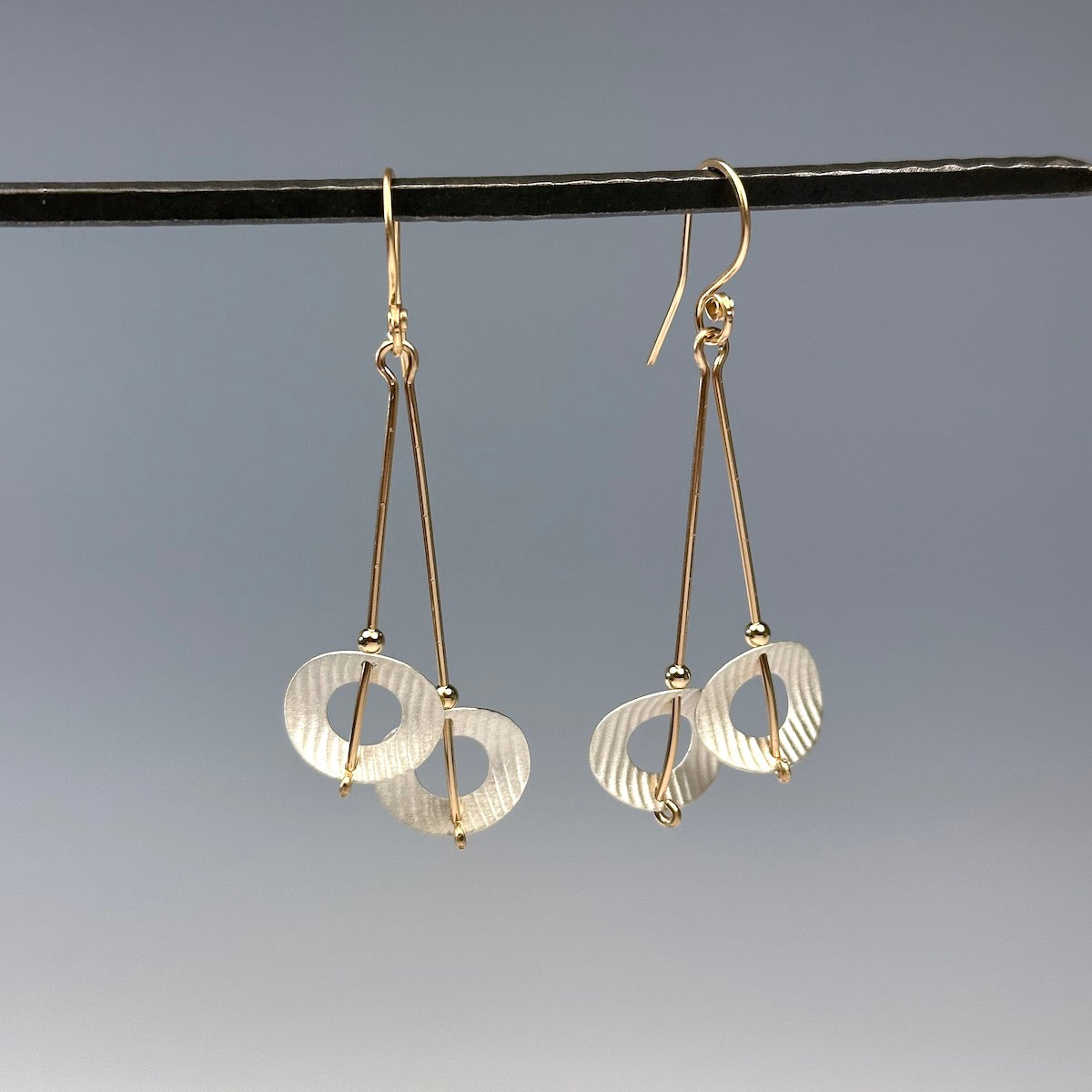 Swinging Oval Earrings - Heart of the Home Inc