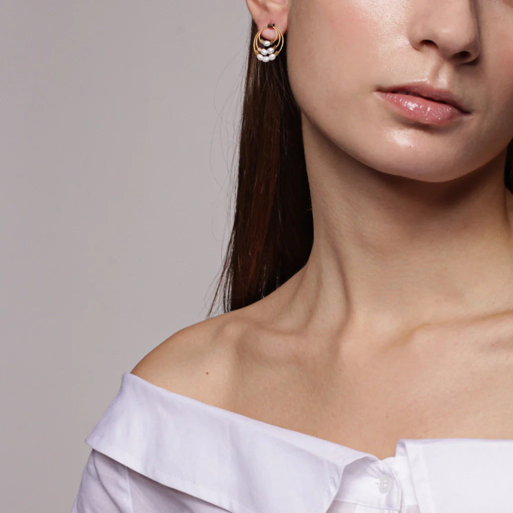 Trinity Post Earring in Gold & Pearl