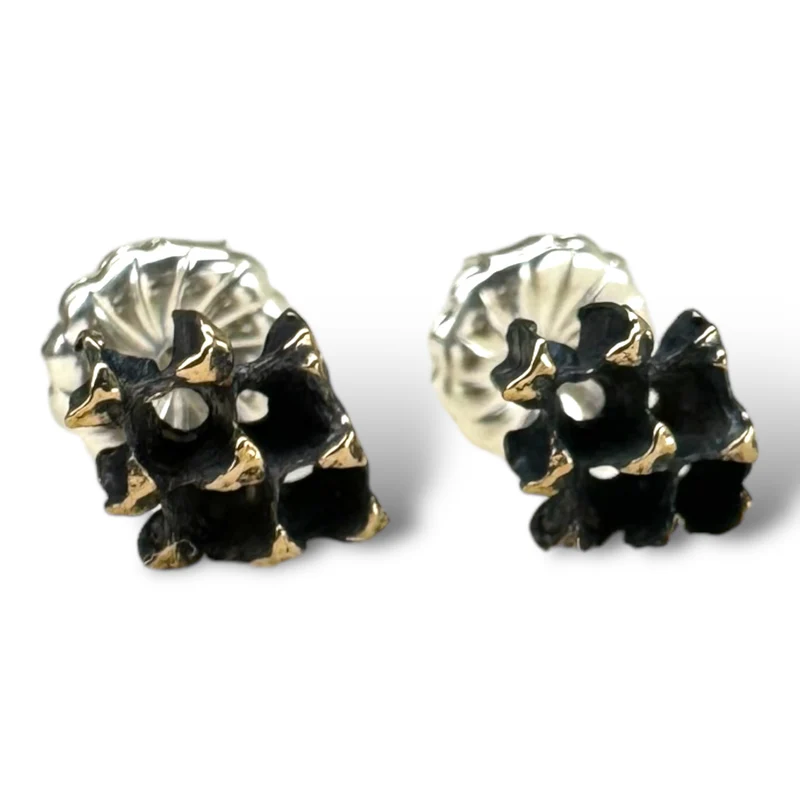 Warm Pinecone Arrow Stud Earrings - Heart of the Home Inc
