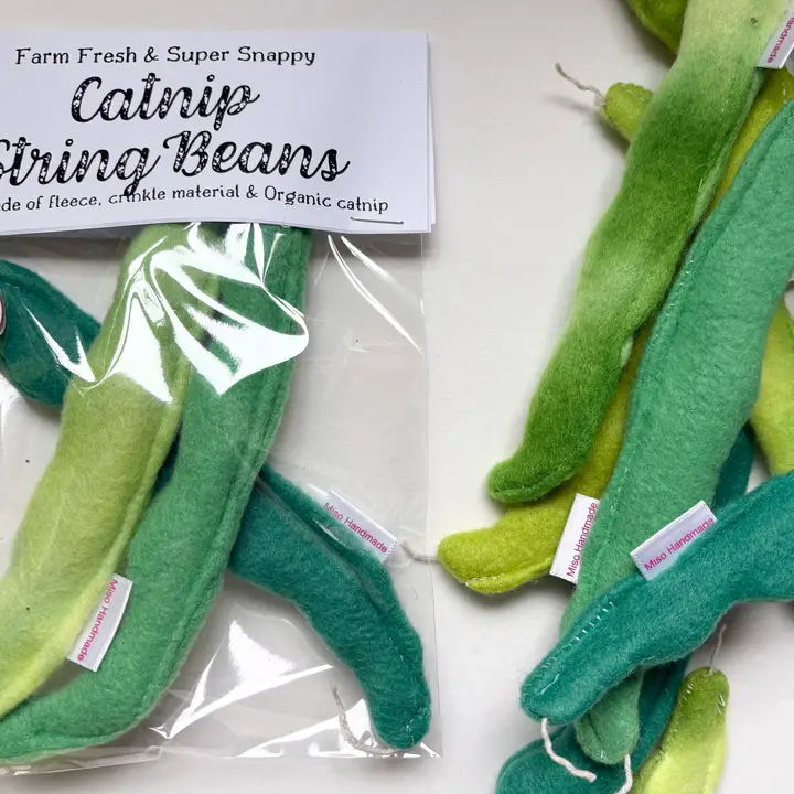 Wool Catnip String Beans