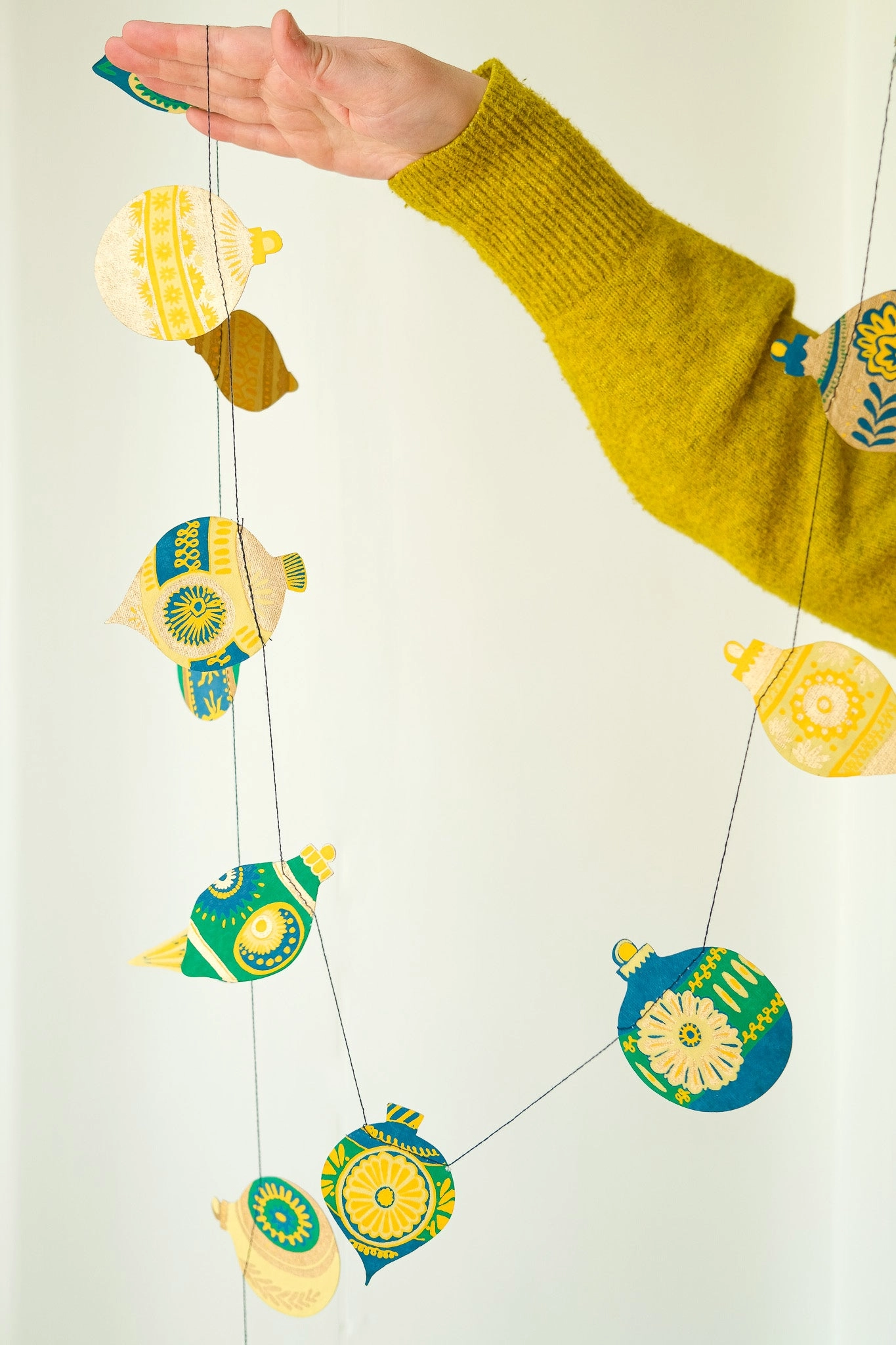 Christmas Ornaments Garland - Heart of the Home Inc