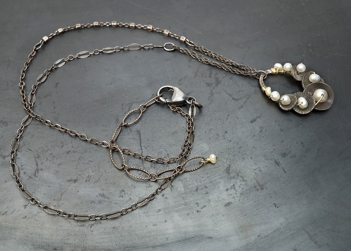 Oval Lilypad Necklace - Heart of the Home Inc