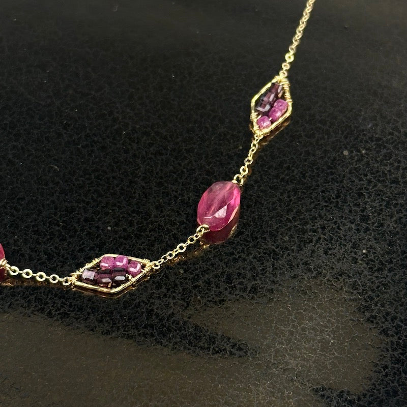 Red & Pink Horizontal Necklace - Heart of the Home Inc