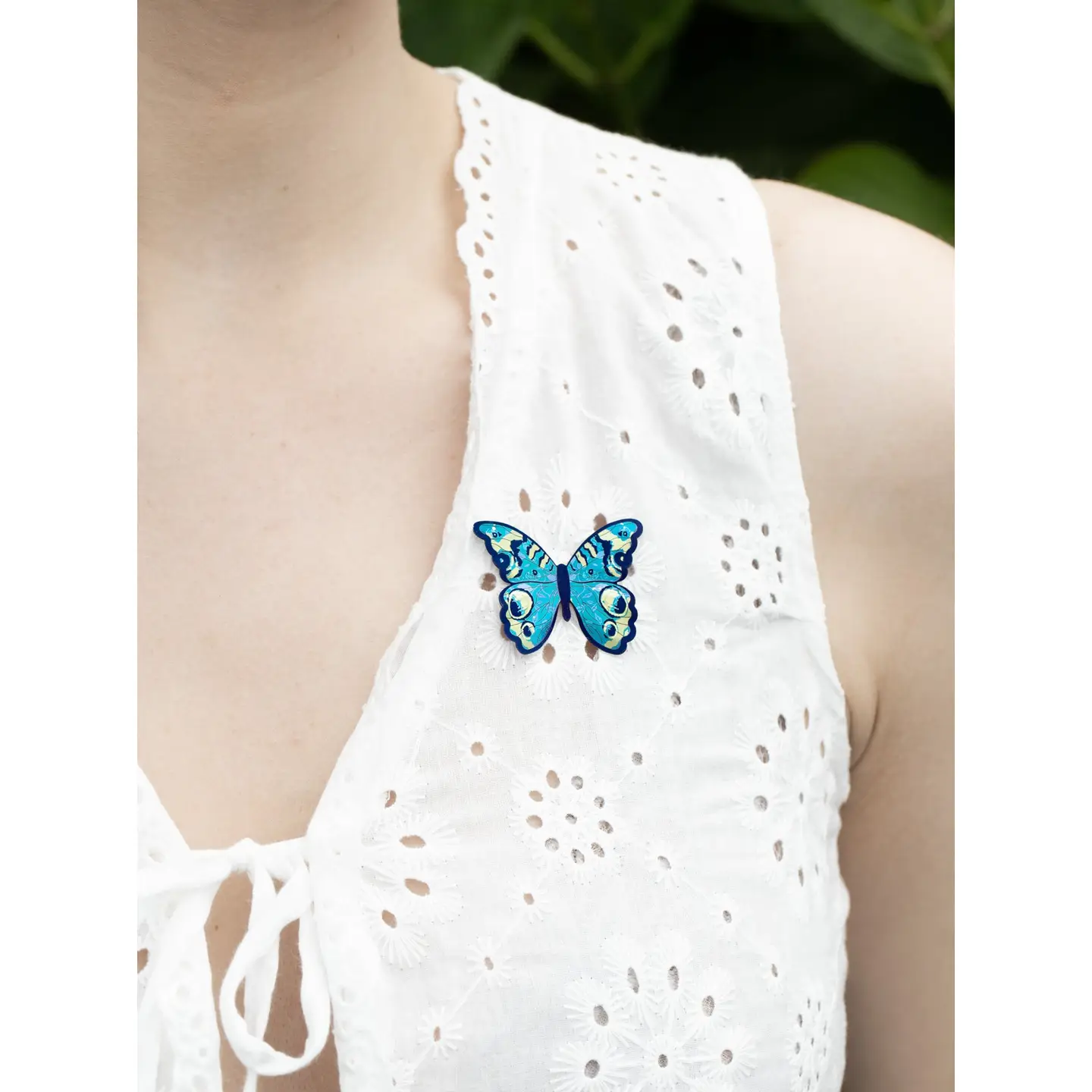 Mariposa Brooch in Living Coral - Heart of the Home Inc