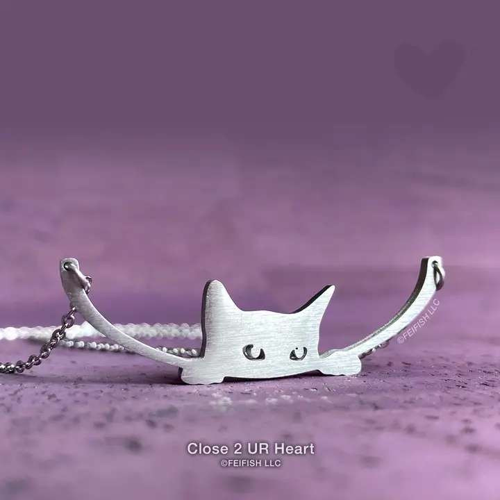 Peeking Cat Necklace - Heart of the Home Inc