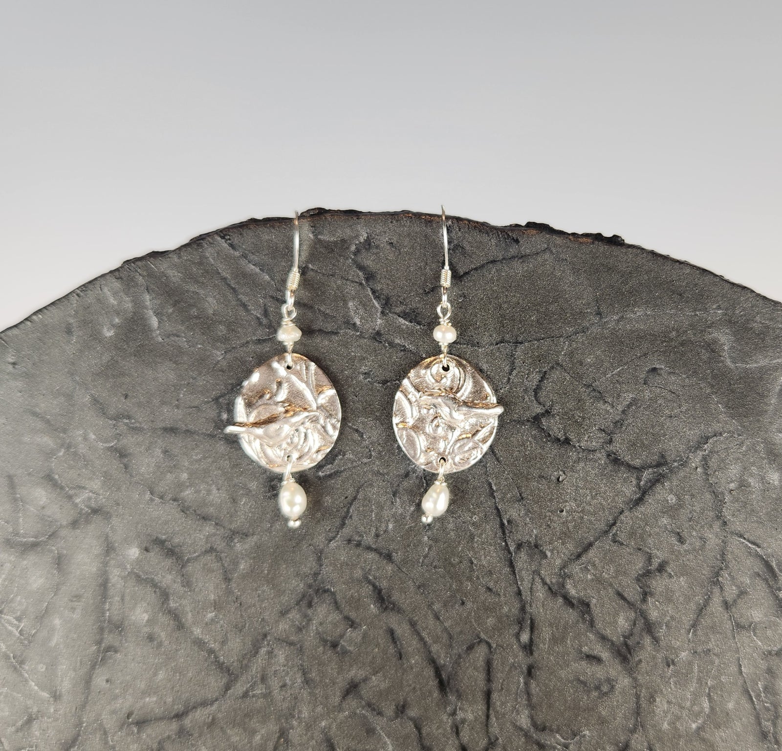 Silver Circle Bird Earrings With Pearl - Heart of the Home Inc