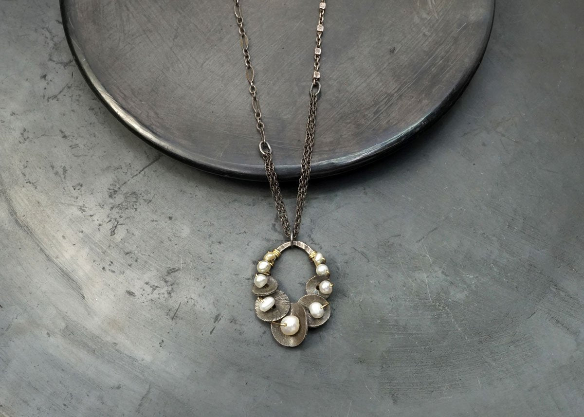 Oval Lilypad Necklace - Heart of the Home Inc