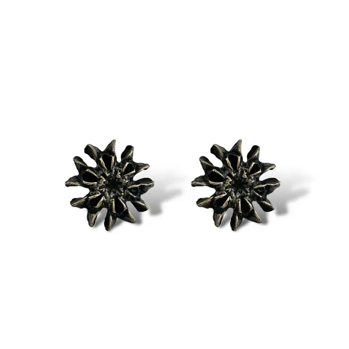 Warm Pinecone Snowflake Stud Earrings - Heart of the Home Inc