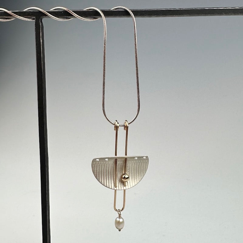 Modern Curve Pendant