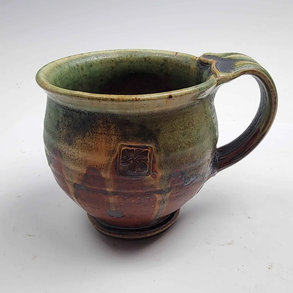 Round Footed Mug