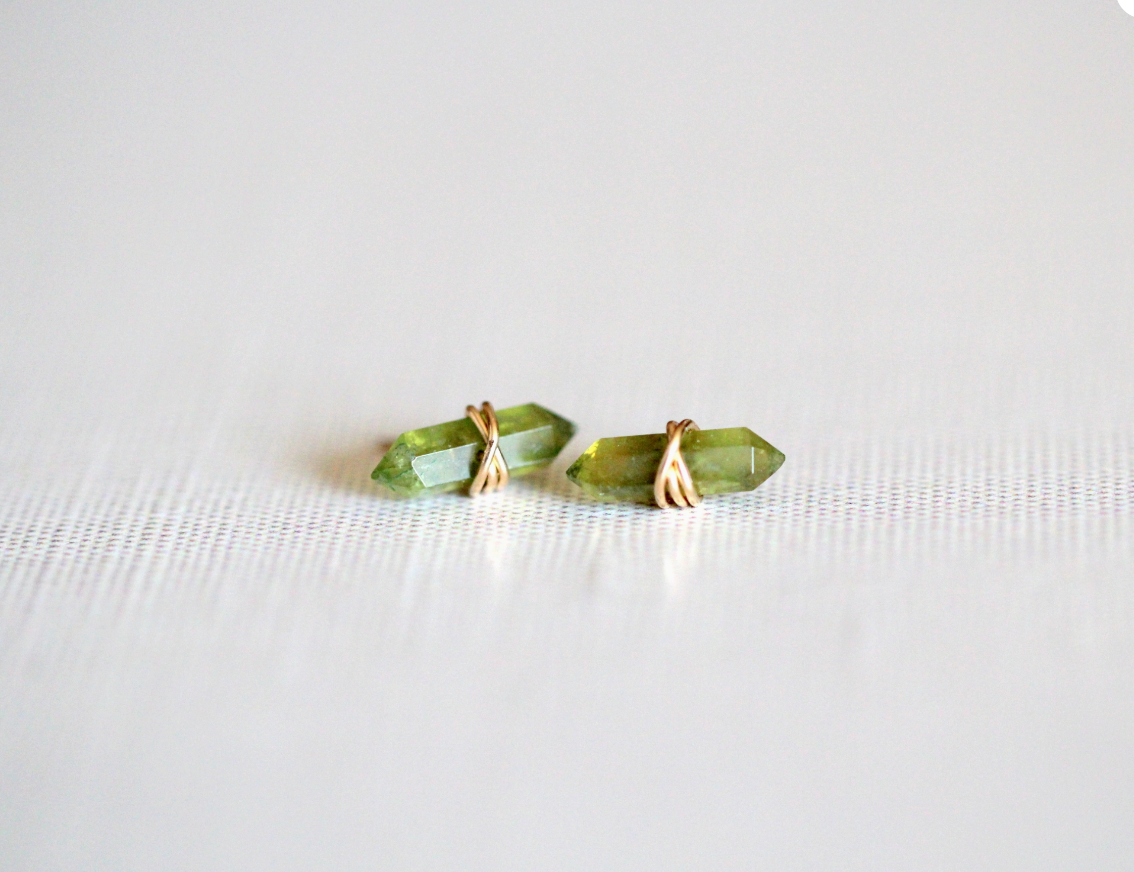 Crest Stud Earrings in Peridot - Heart of the Home Inc