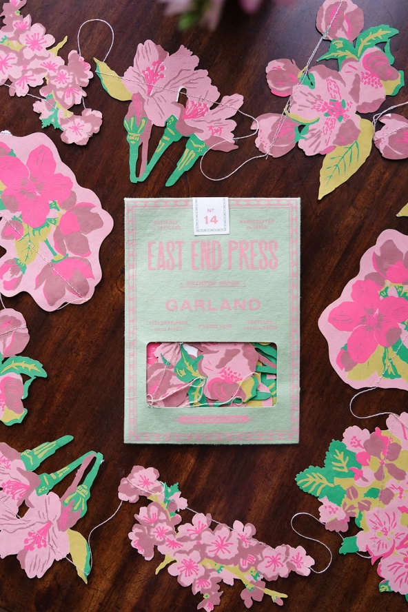Blossom Garland - Heart of the Home Inc