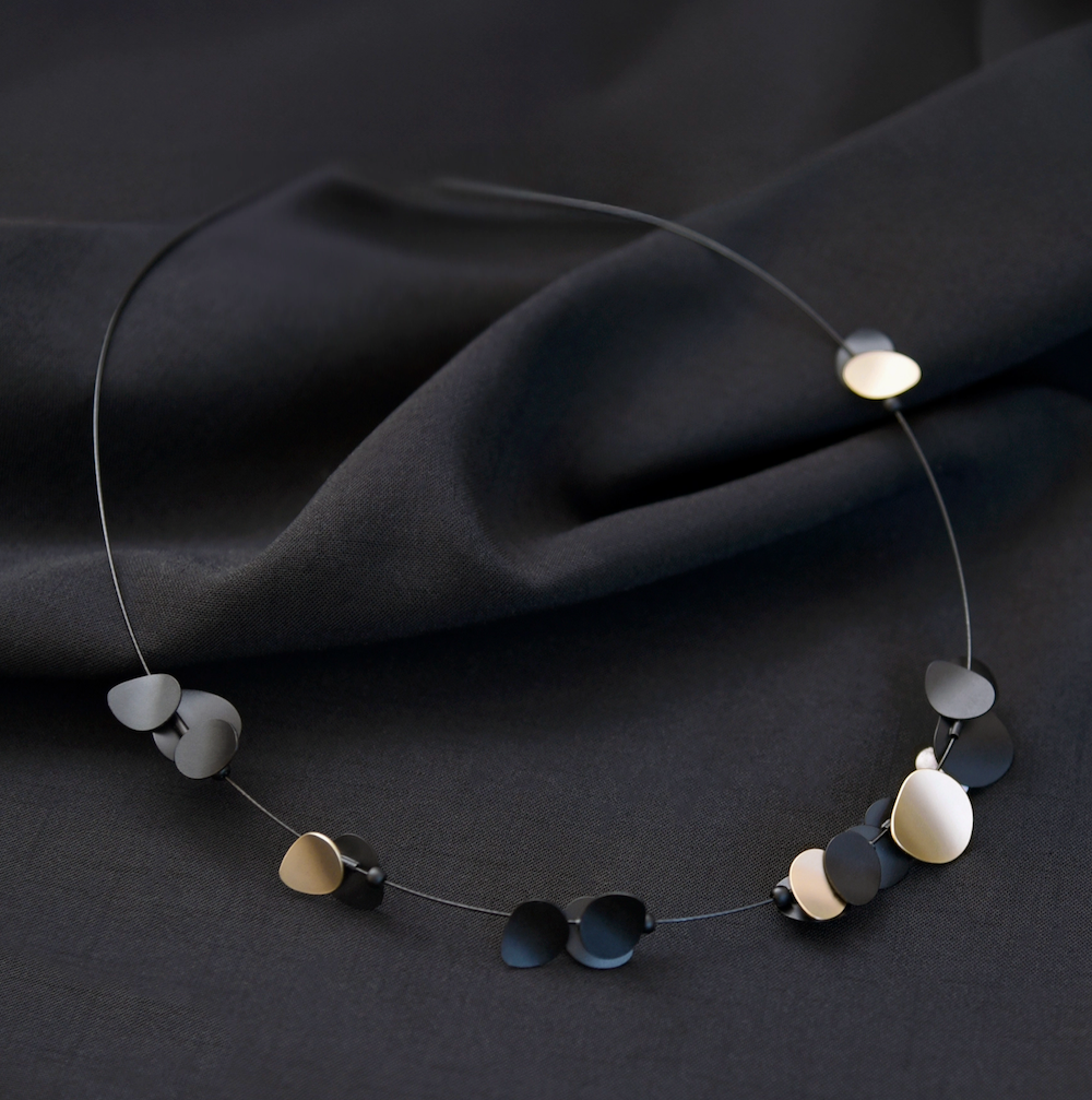 Florae Necklace In Black And Gold - Heart of the Home Inc