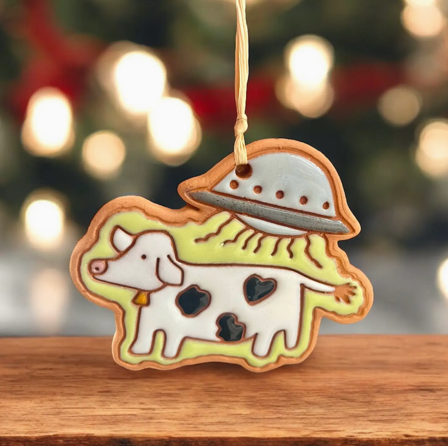 Cow and UFO Ornament - Heart of the Home Inc