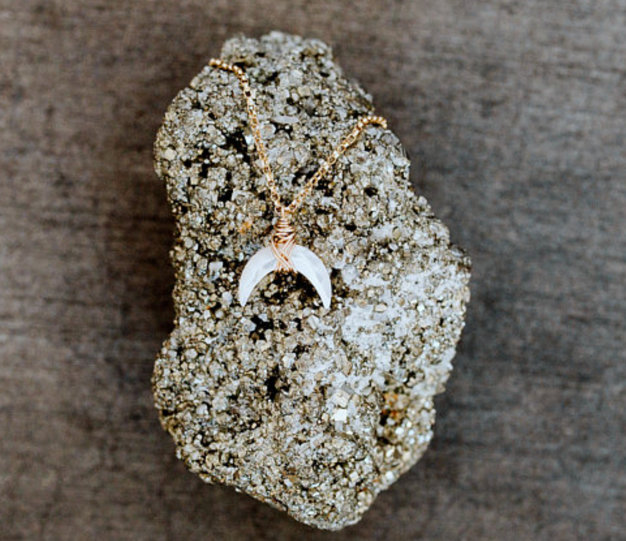 Moonbeam Necklace in Mother of Pearl - Heart of the Home Inc