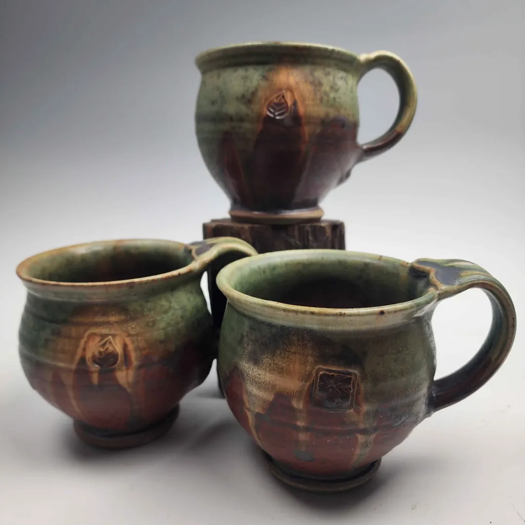 Round Footed Mug