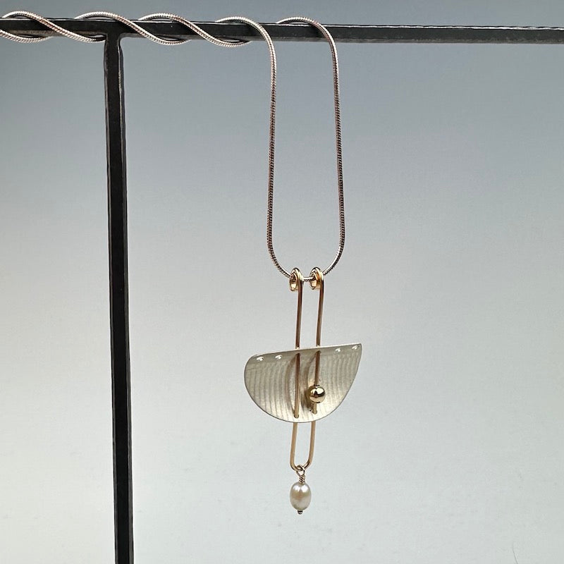 Modern Curve Pendant