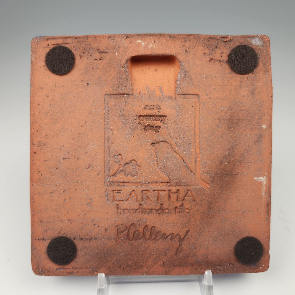 Small Frog Tile with Dark Blue Edges - Heart of the Home PA