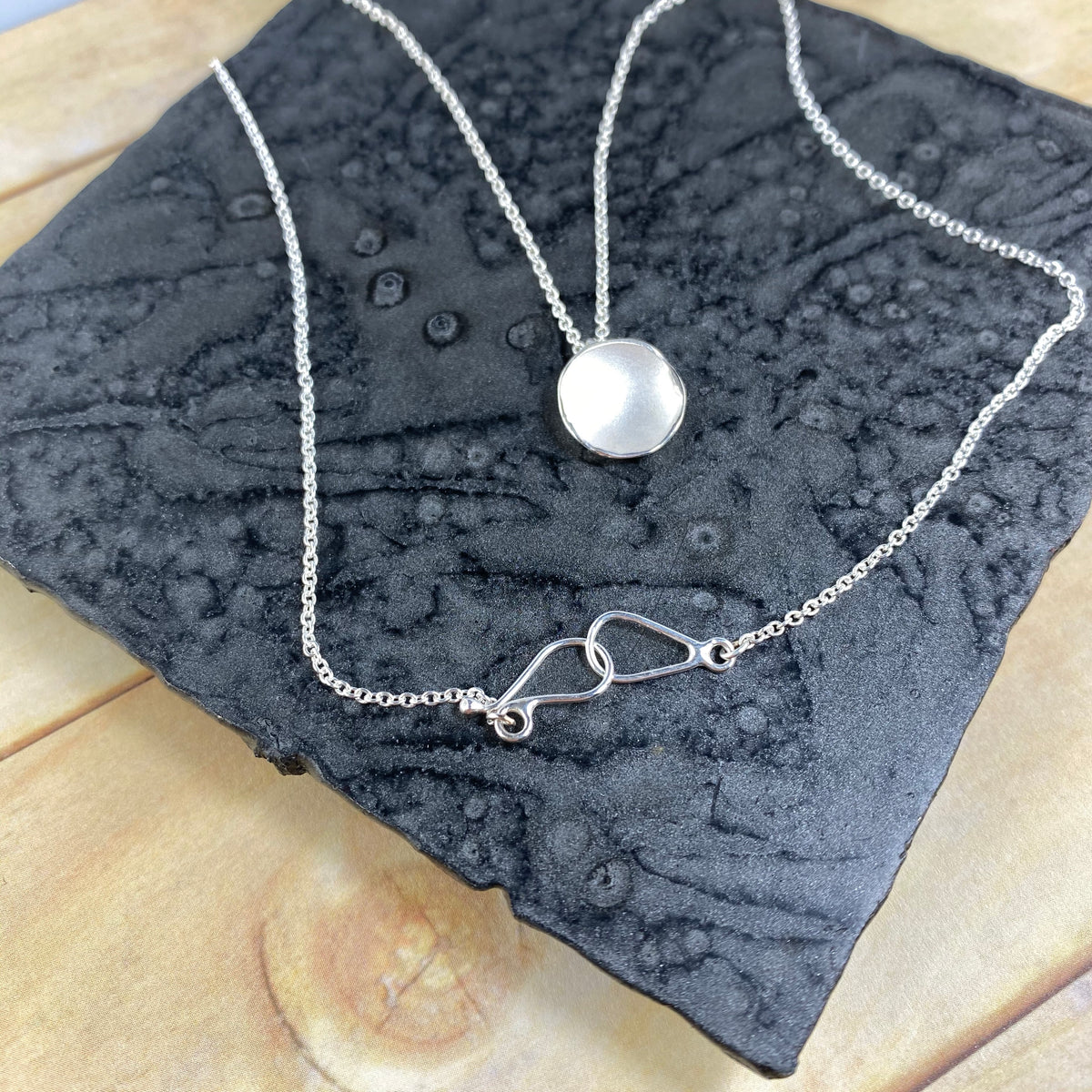 Medium Dishy Pod Pendant in Silver - Heart of the Home PA