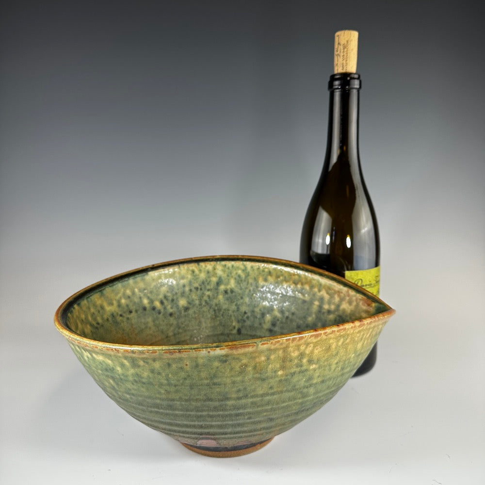 Large Pouring Bowl - Heart of the Home PA