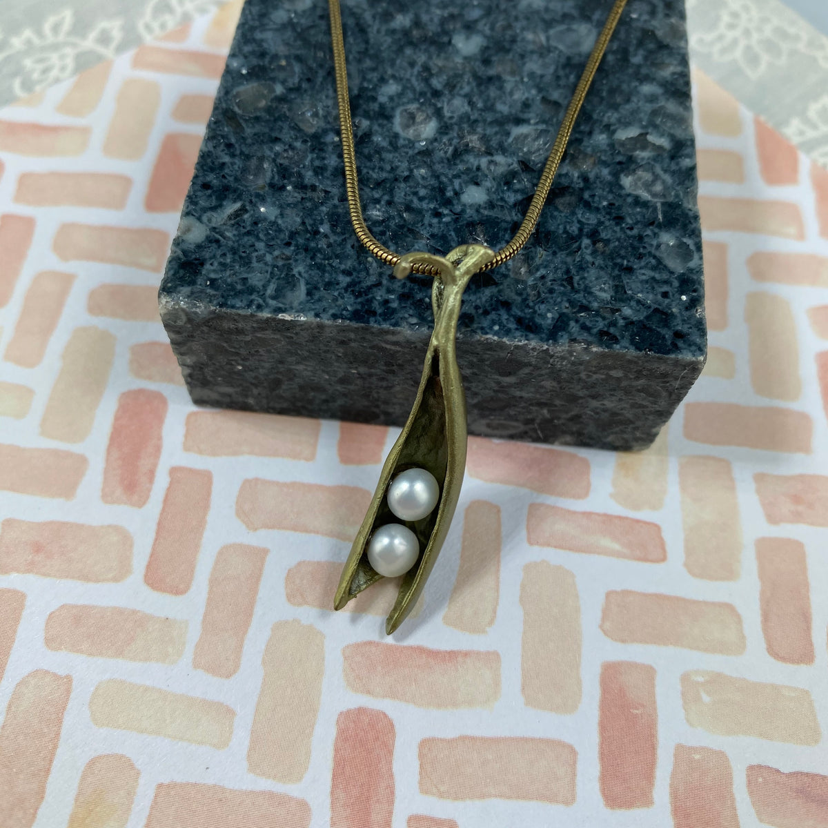 Three Peas in a Pod Necklace – Goldmakers Fine Jewelry
