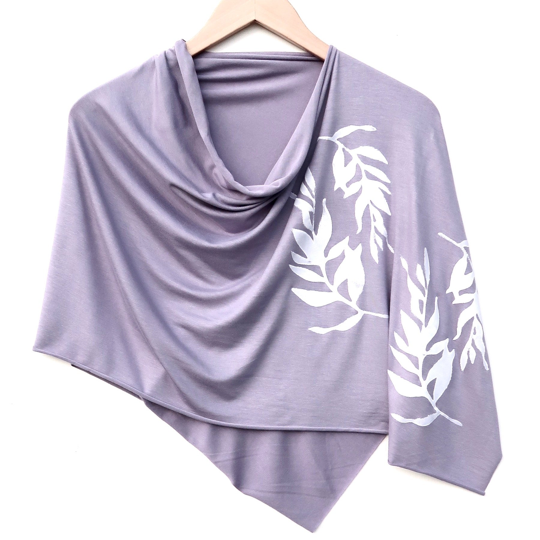 Laurel Poncho in Lavender - Heart of the Home PA