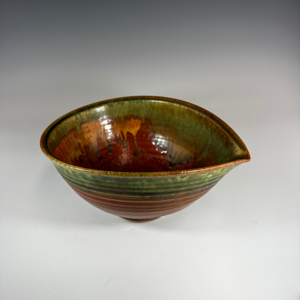 Medium Pouring Bowl - Heart of the Home PA